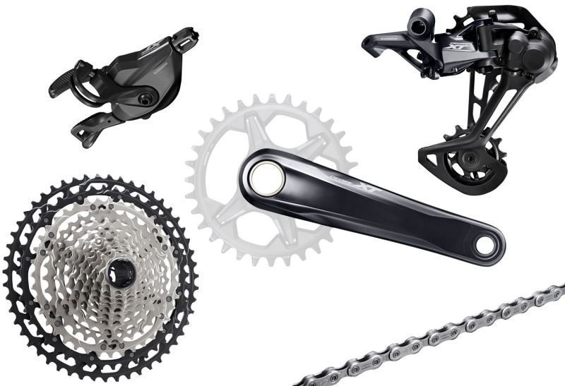 Shimano_XT-M8100-1x12-fach-Gruppe-Schelle_800x800-00.jpg Shimano XT M8100 1×12 fach Gruppe – Bild 1